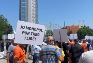Protestë e bizneseve kundër vendimit të ZRRE-së