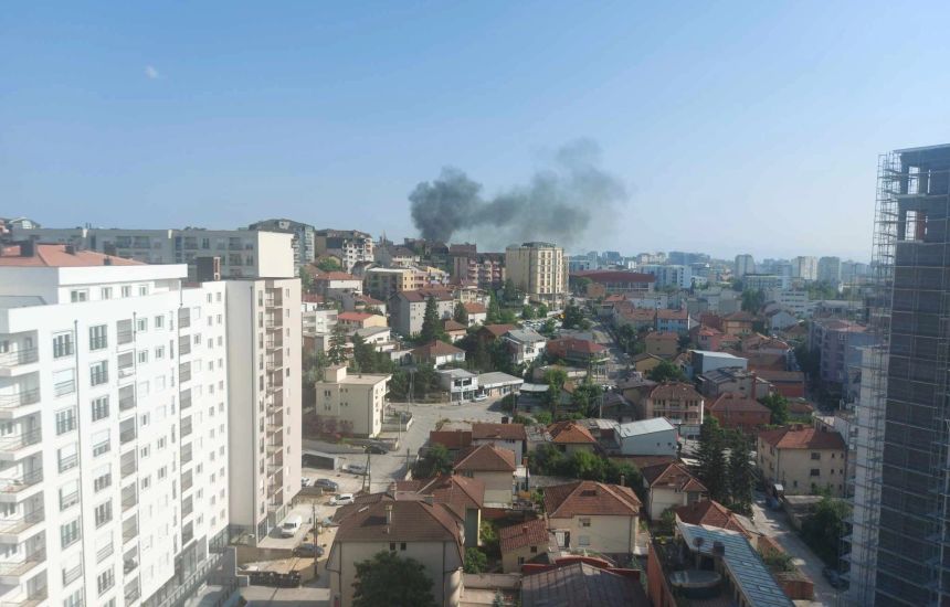 Zjarr Te Qendra Tregtare N Bregun E Diellit KOHA zjarr-te-qendra-tregtare-n-bregun-e-diellit-koha