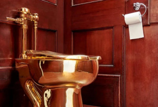 Dy burra dënohen për vjedhjen e një tualeti prej ari me vlerë 5 milionë euro