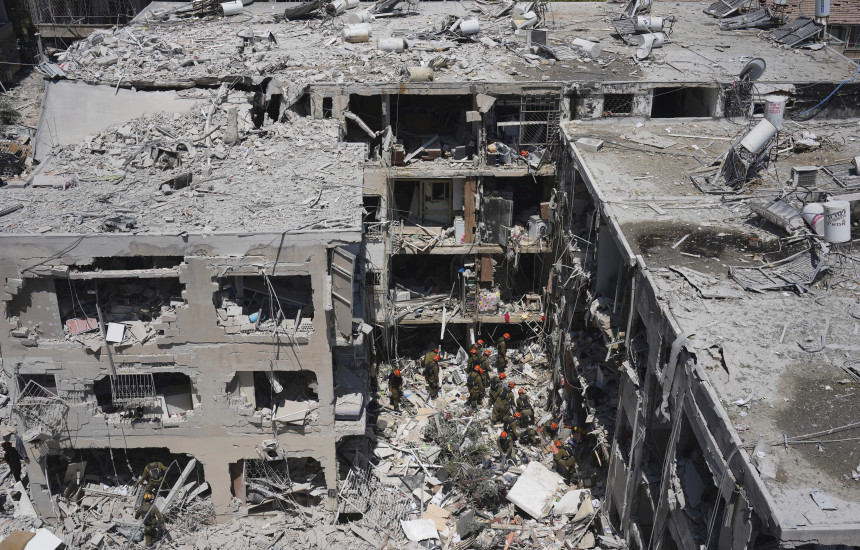 Bat Yam, ndërtesat e shkatërruara pas sulmit iranian