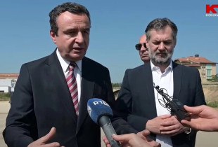 Albin Kurti e Hajrulla Çeku