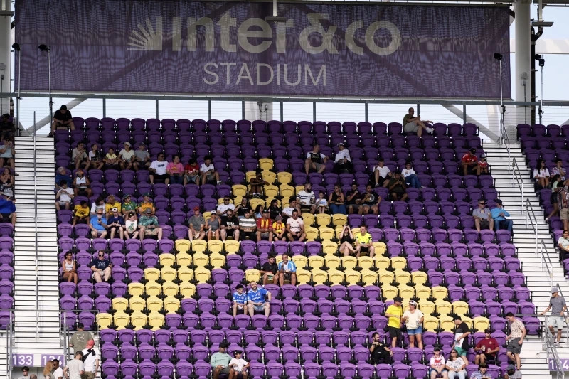 Nga stadiumet e zbrazta tek atmosfera  armiqësore 