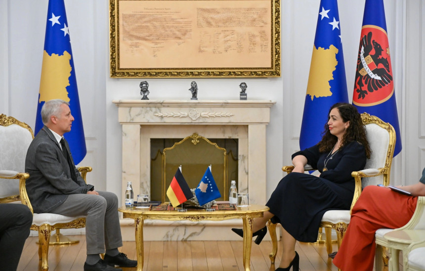 Vjosa Osmani - Jorn Rohde