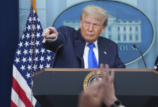 Donald Trump gjatë konferencës për shtyp më 27 qershor