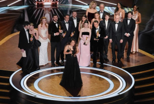 Ekipi i filmit “Anora”, fituesit kryesor të çmimeve “Oscar” për sivjet