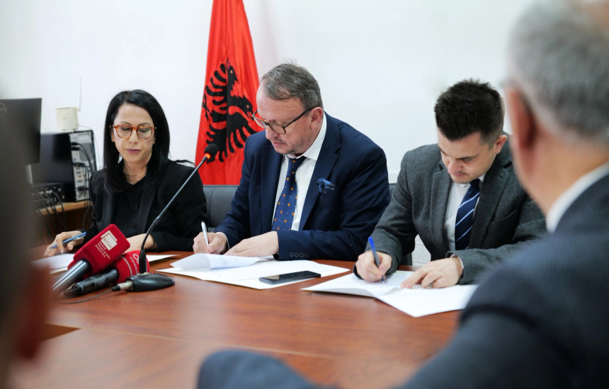 Muzeu kombëtar i fotografisë “Marubi”, Agjencia Telegrafike Shqiptare dhe Qendra e Studimit të Arteve e Akademisë së Shkencave të Shqipërisë kanë nënshkruar marrëveshje bashkëpunimi në fushën e historisë së fotografisë shqiptare