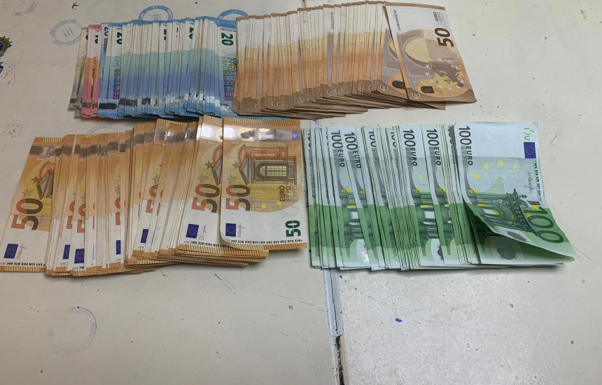 Policia kufitare kap një shtetas të Bosnjës me 15 mijë euro të padeklaruara