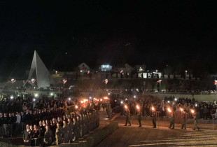 Ndizen flakadanët e lirisë në Prekaz