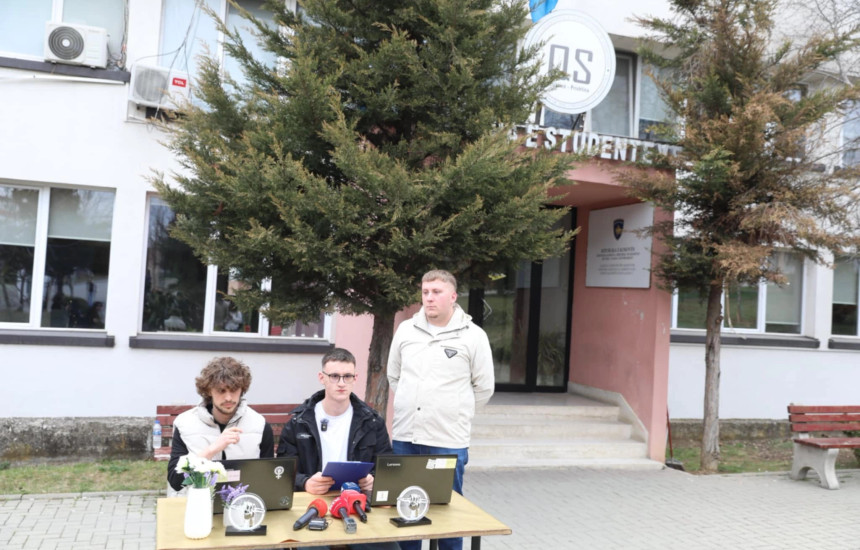 Aksion simbolik te Qendra e Studentëve