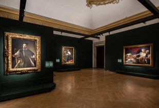 Ekspozita “Caravaggio 2025” në Galerinë Kombëtare të Artit Antik në “Palazzo Barberini”, në qytetin e Romës, gjurmon karrierën meteorike të artistit