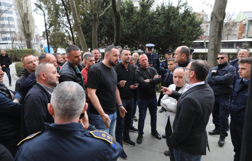 Operatorët e linjës Podujevë-Prishtinë