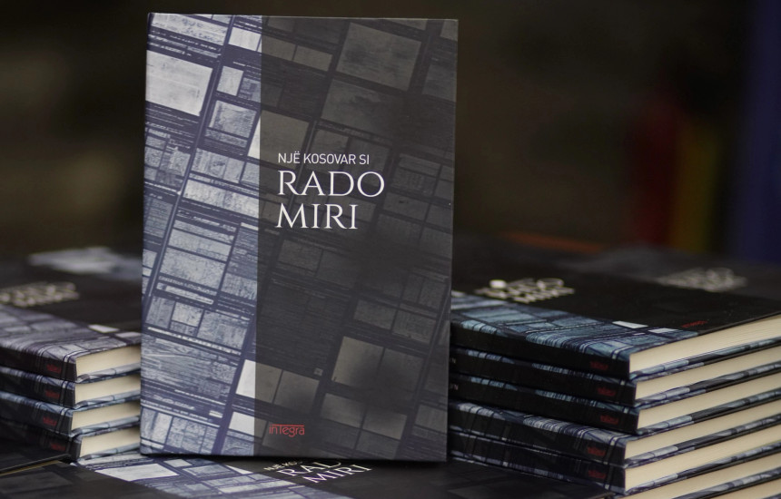 Biografi e Radomir Dimiqit kundër luftës, rezistencë e tij, betejë për të vërtetën, drejtësinë, solidaritetin, lirinë e mospranimi i gënjeshtrave të askujt, është cilësuar libri “Një kosovar si Rodomiri”