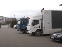 Biznesmenët e tokës së privatizuar, me aktvendim të 2003-s, vendosin kamionët te Fakulteti Teknik