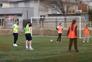 Klubi uifutbollit të femrave “Intelektualet” në Gjilan