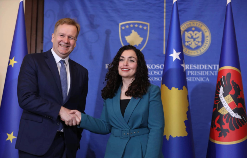 Vjosa Osmani dhe Peter Sorensen