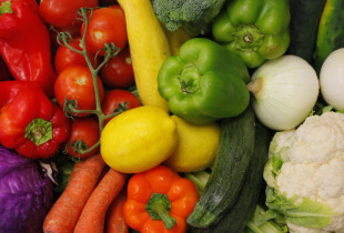 ushqimet e pasura me Vitamine C, E dhe polifenole