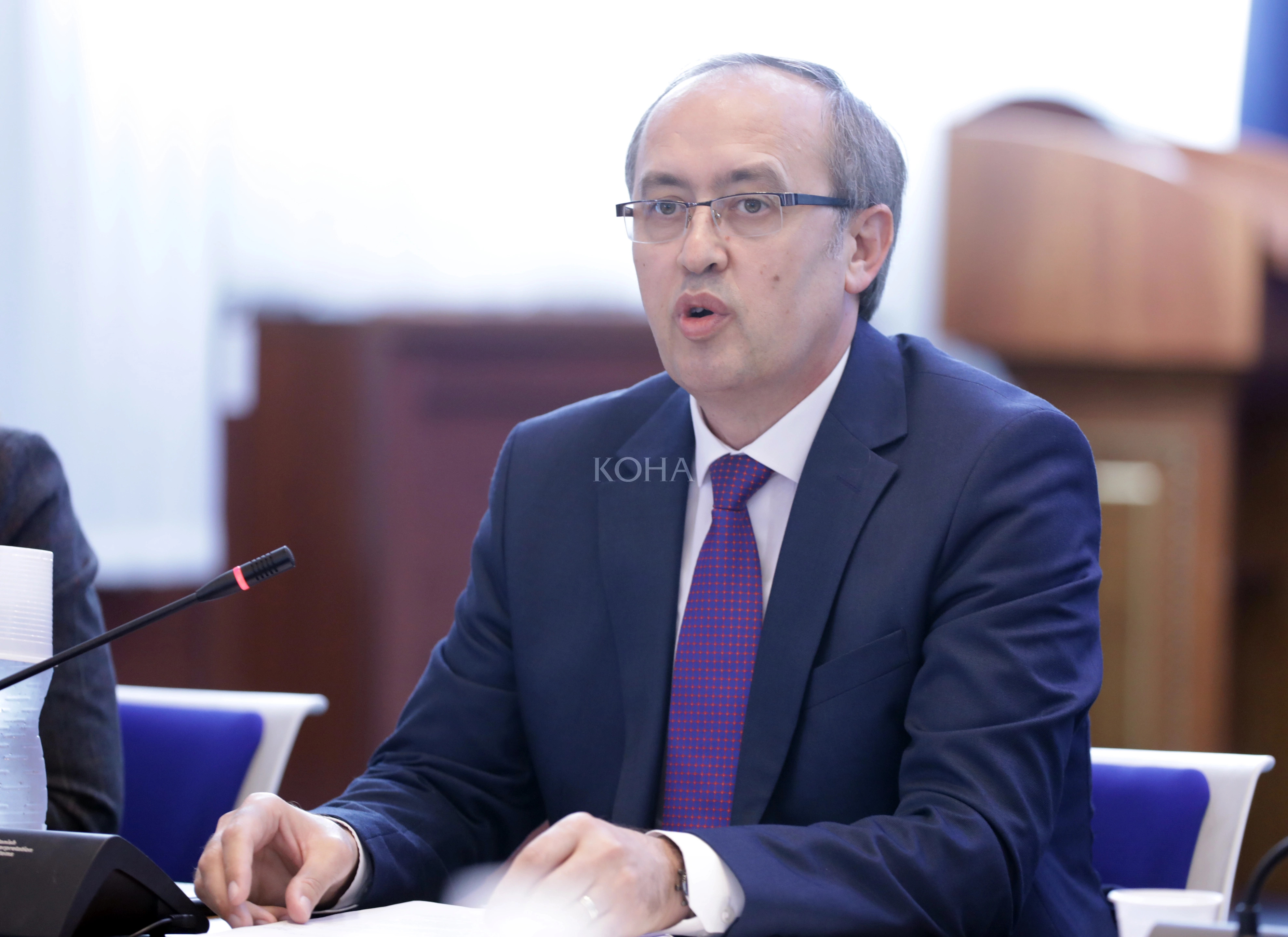 Hoti: Pas Qeverisë, edhe Kuvendi nisi funksionimin jashtëkushtetues