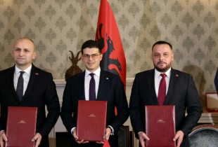 Marreveshja - Shqiperi - Kosove - Kroaci...Ejup Maqedonci, Pirro Vengu, Ivan Anushiq