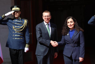 Vjosa Osmani dhe Edgars Rinkevics