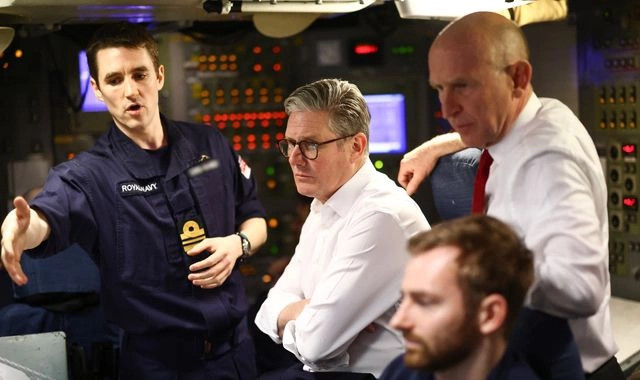 Pas 12 vjetëve, një kryeministër britanik viziton nëndetësen top-sekrete bërthamore