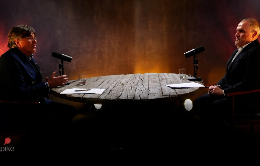 Pikë me Veton Surroin