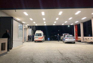 Pamje në Qendrën Klinike Universitare ku po trajtohen dy të plagosurit