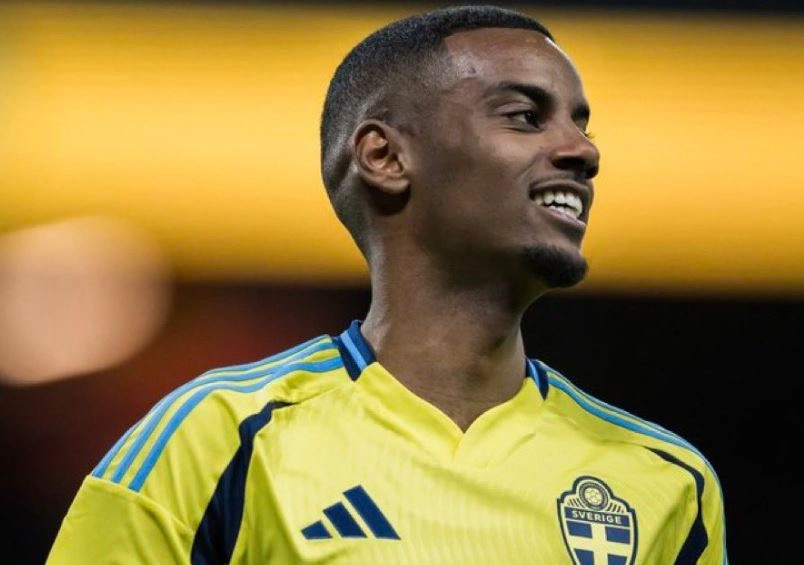 Isak i bashkohet Suedisë pas transferimit te Liverpooli