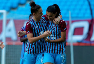 Kaltrina Biqkaj, Donjeta Halilaj, Lumbardha Misini, Fatlinda Ramaj, Edona Kryeziu e Erendina Elezaj