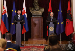 Peter Pellegrini - Bajram Begaj