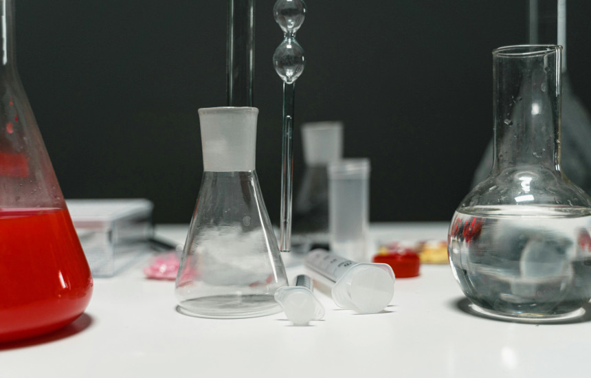 Ilaçet eksperimentale kundër kancerit i ndihmojnë disa pacientë të shmangin operacionin