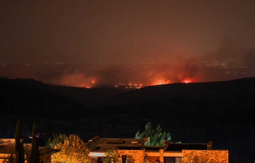 Izraeli përfshihet nga zjarret masive