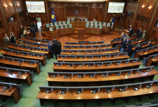 Kuvendi i Kosovës - tentimi i nente per konstituim (Foto: Driton Paçarada)