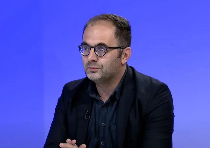 Profesori i gazetarisë në Universitetin e Prishtinës, Alban Zeneli