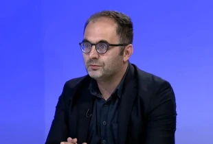 Profesori i gazetarisë në Universitetin e Prishtinës, Alban Zeneli