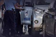 Policia e Kosoves polic, arrestim, shoqerohet ne polici, policia e kosoves, kufiri me serbine, merdare,