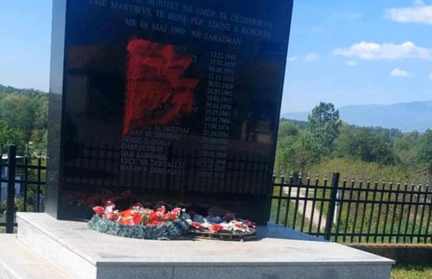 Vandalizohet lapidari në Saradran të Istogut pak ditë para përvjetorit të masakrës