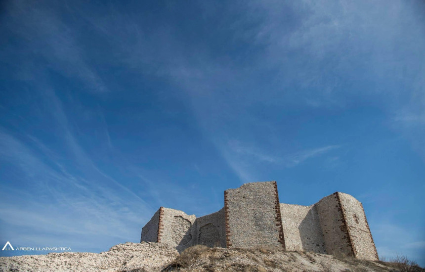 Kalaja e Novobërdës (Foto: Arben Llapashtica)