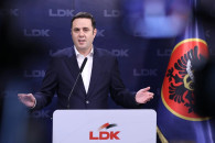 Lumir Abdixhiku në konferencë për media (Foto: Driton Paçarada)