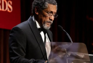 Percival Everett, fitues i çmimit “Pulitzer” për letërsi me romanin “James”