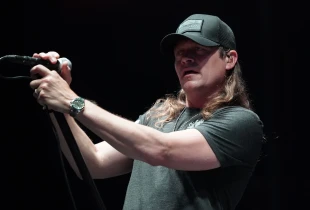 Brad Arnold nga grupi "3 Doors Down"