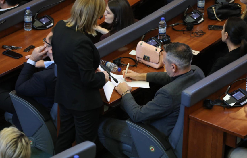 LDK-ja mbledh nënshkrimet për anulimin e vendimit për shtrenjtim të rrymës