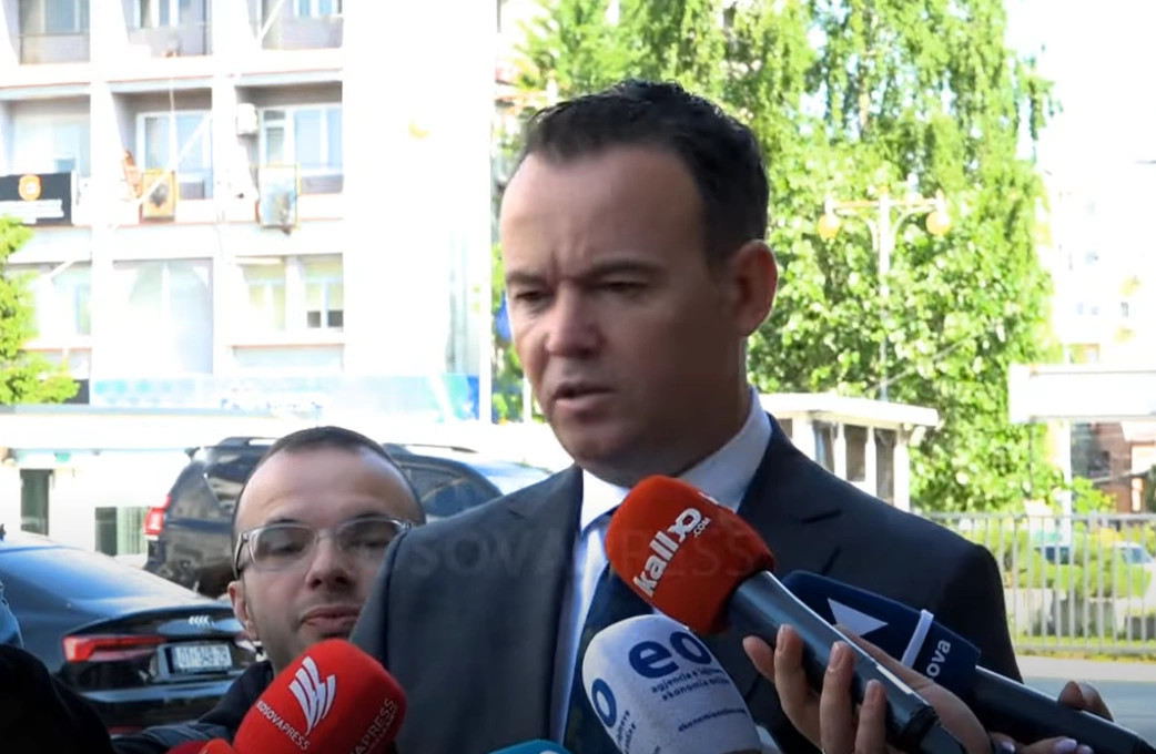 Peci optimističen glede oblikovanja vlade po "velikodušni" ponudbi Nismu