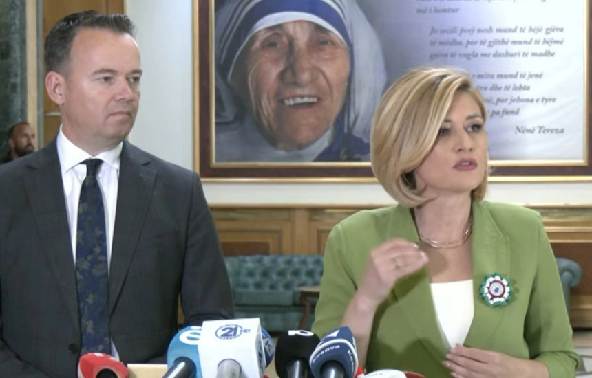 Faton Peci dhe Mimoza Kusari-Lila