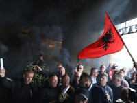 Protesta e OVL-UÇK kundër Ekaterina Trendafilovas (Foto: Driton Paçarada)