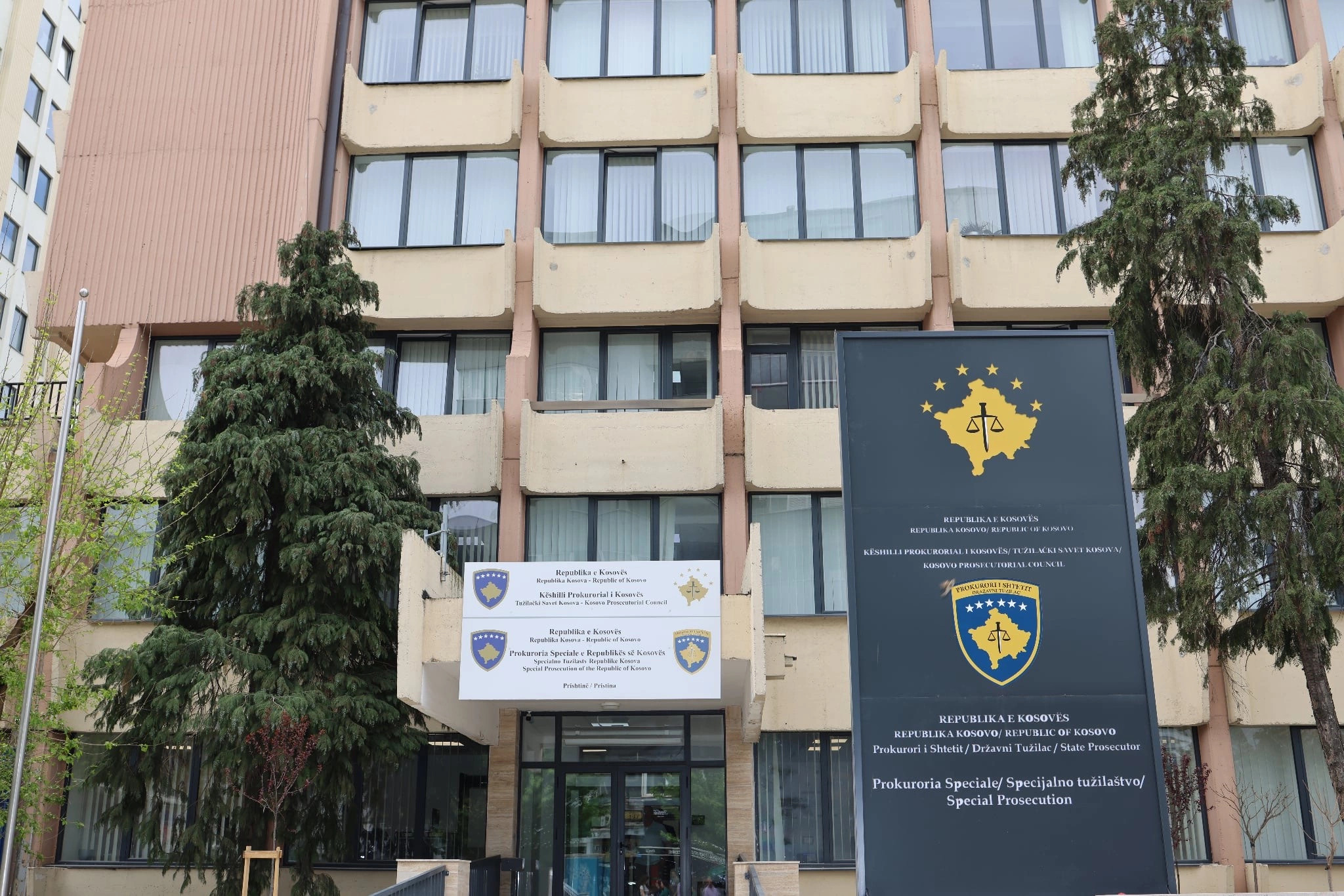 Pas Hajdarit, edhe Lipovica paraqitet në Prokurorinë Speciale –intervistimi shtyhet