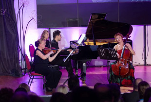 “Schubert trio” shkrin kontraste kulturash e veprash me universalitetin e muzikës