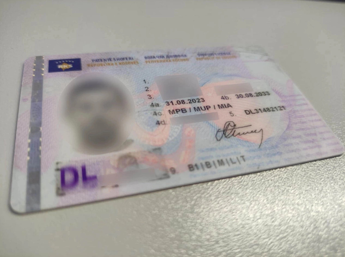 Sllovenia miraton ligjin që njeh patentë shoferët e Kosovës