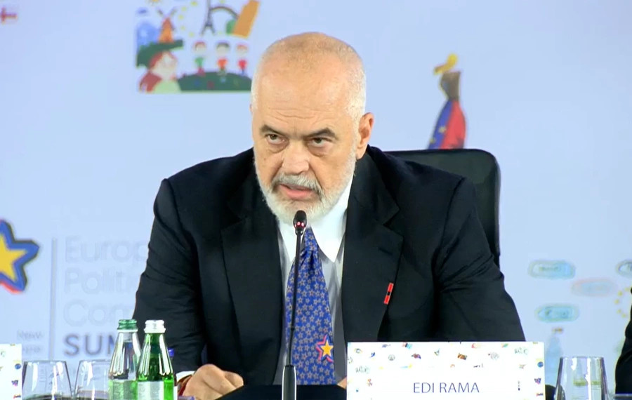 Požari v Albaniji: Rama obljublja pomoč prizadetim družinam in nadomestilo za izgubljeno živino