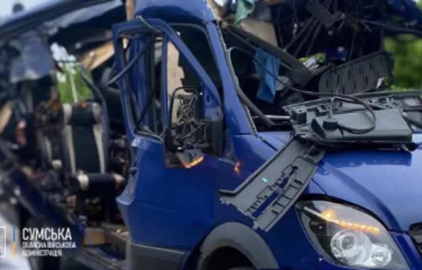 Sulmi rus në një autobus vret 9 persona në Ukrainë, disa orë pas bisedimeve të paqes