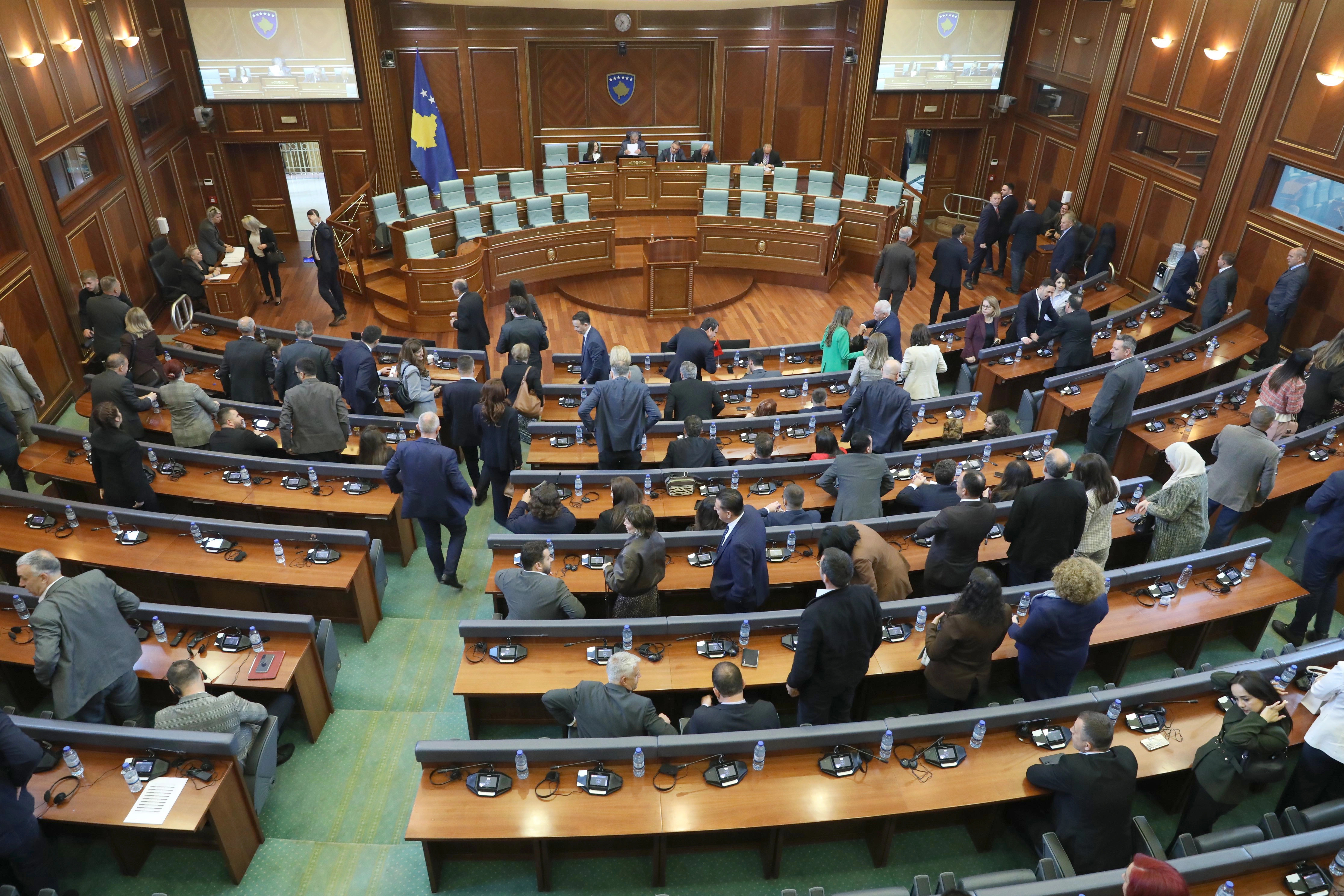 Pas aktgjykimit të Kushtetueses, opozita kërkon që seanca të thirret sa më shpejt